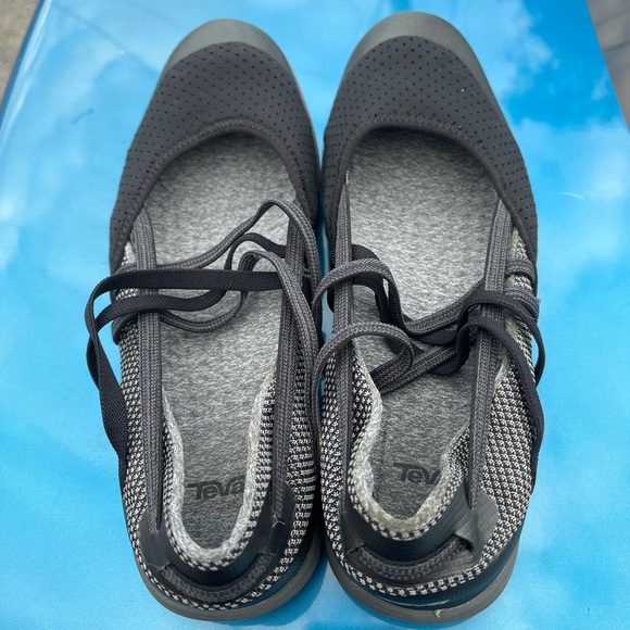 Teva Shoes - 🔥Host Pick🔥New Teva ladies shoes